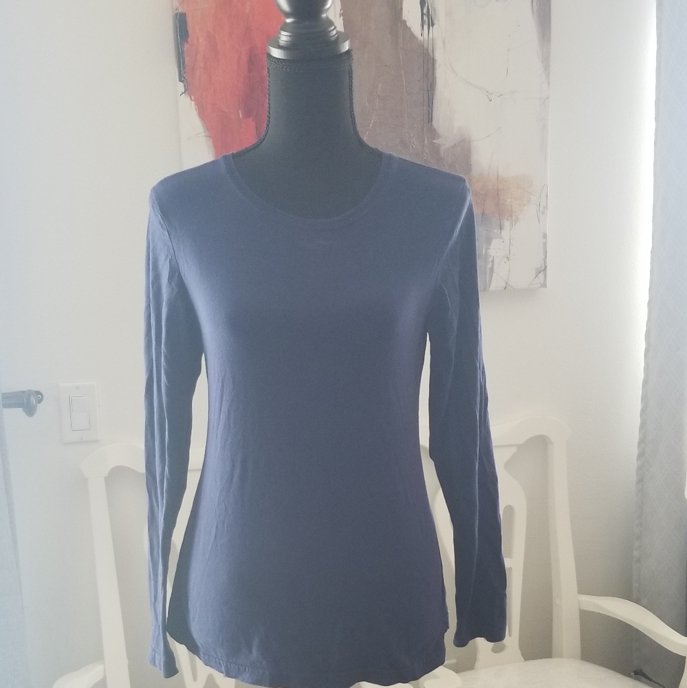 2 Women's long sleeve small T-shirts   (Black and Navy) - Picture 5 of 8